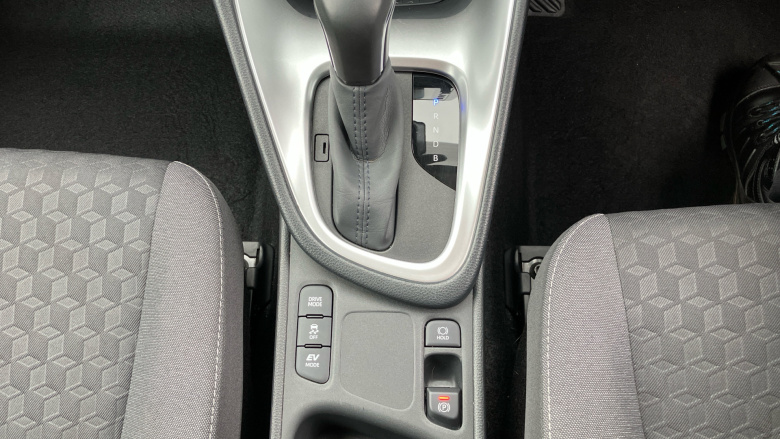 Toyota Yaris 1.5 Hybrid Design 5dr CVT Hybrid Hatchback